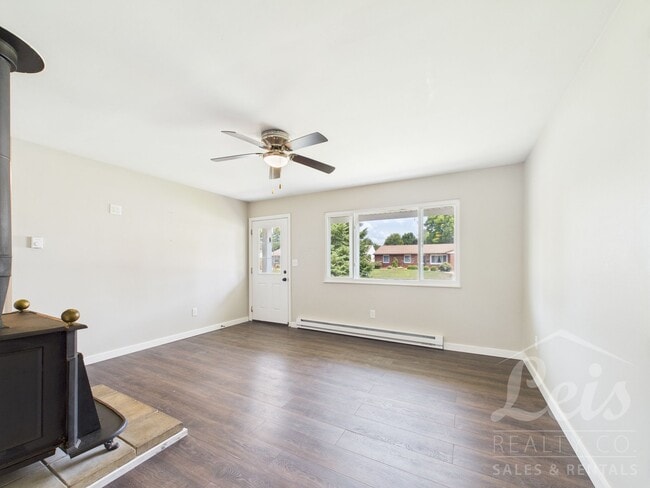 Photo - 1473 Skylark Dr