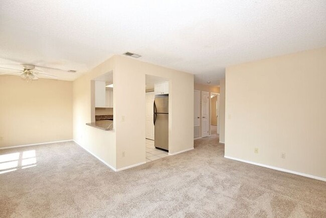 Photo - Spacious 2/2 Condo Located in the Gated Community of Hawthorne Village - Orlando!