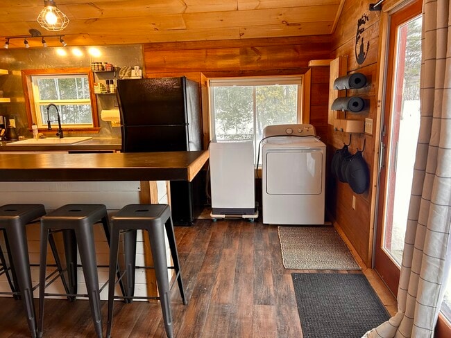 Photo - 288 River Rd