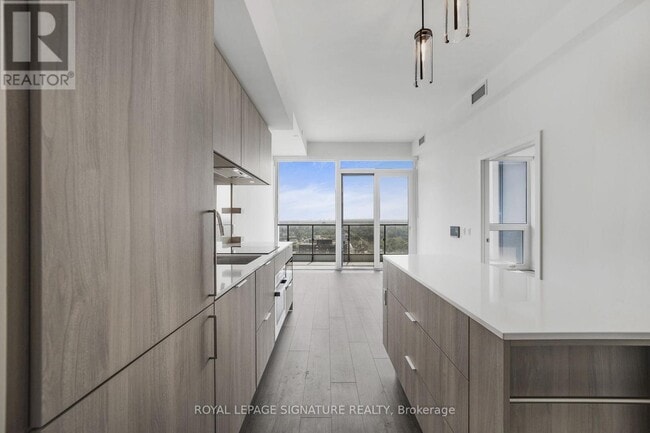 Photo - 28 Ann St Unit 1805