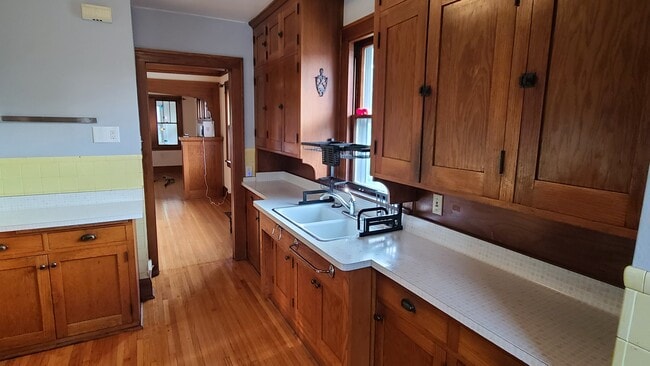 Photo - 1479 Albany Ave