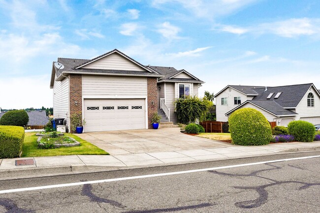 Photo - Spacious 4 bed, 3 bath home with sprawling...