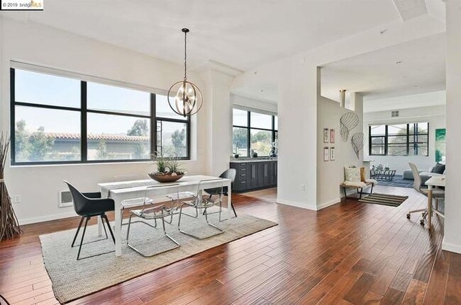 Photo - 1001 46th St Unidad Cavernous 2bdrm