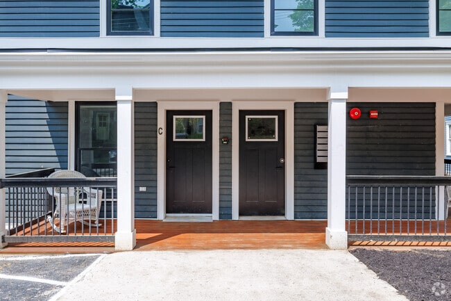 Entrada - 601 E State St - Fully Furnished!