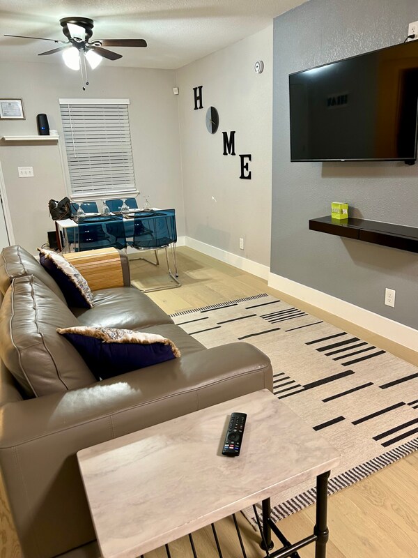 Photo - 2216 Pine St