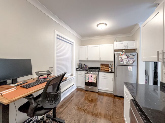 Photo - 648 W Roscoe St Unit N3