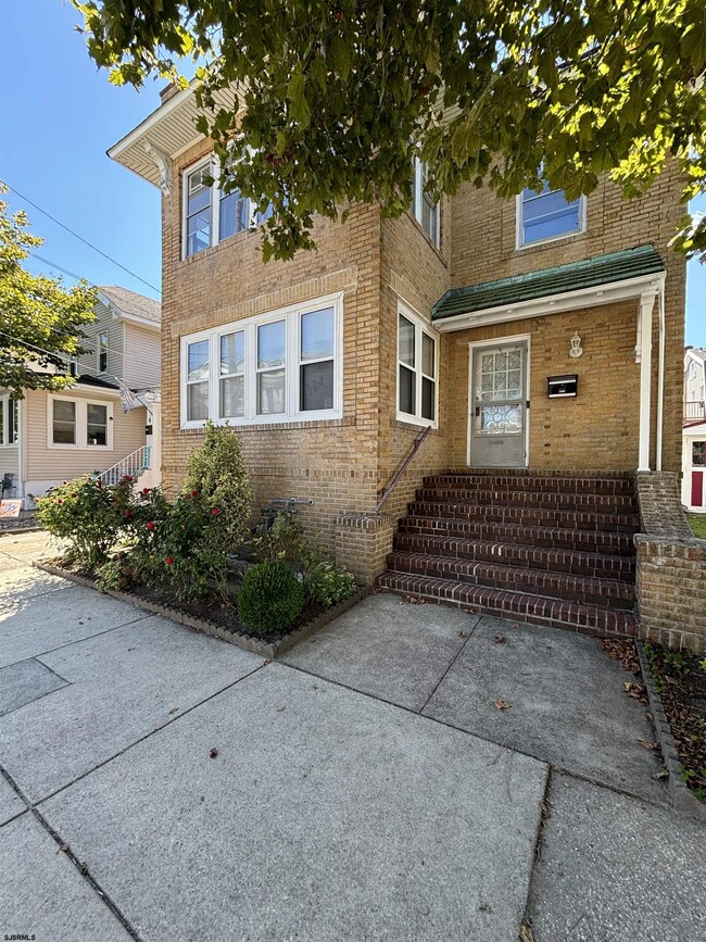 Building Photo - 6 N Austin Ave Rental