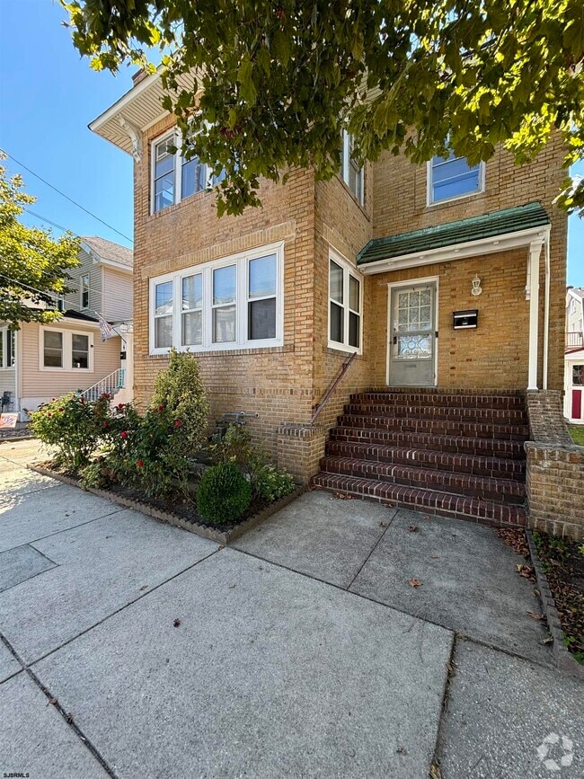 Building Photo - 6 N Austin Ave Rental