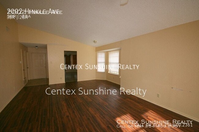 Photo - 2002 Hinkle Ave