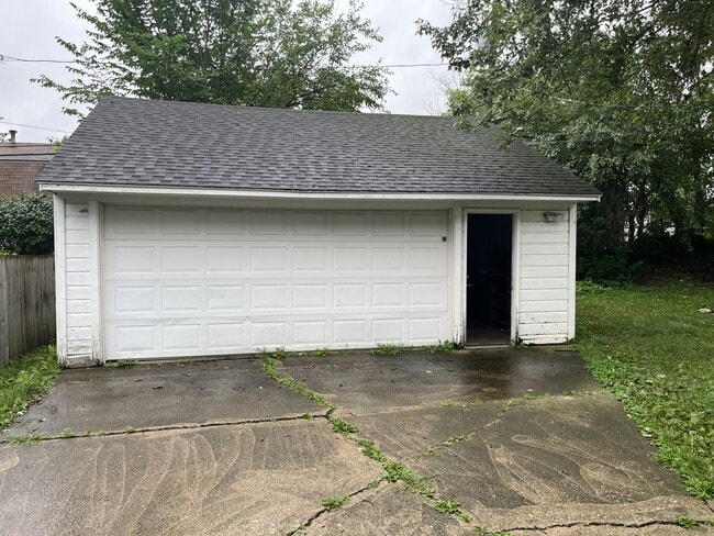 3022 Letchworth Pkwy