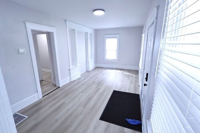 Photo - 991 Diana Ave