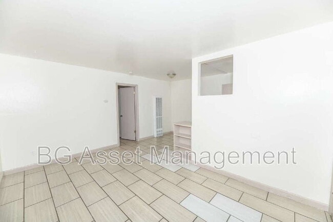 Photo - 728 Darina Ave Unidad 6