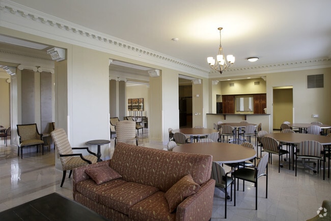 Salón social - Saint Luke's Manor Senior Community - 55+