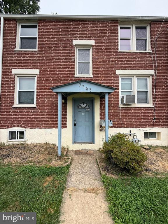 Building Photo - 2703 W 4th St Rental
