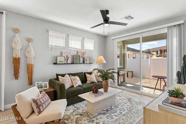 Building Photo - 1297 E Broadway Ave