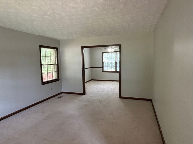Photo - 504 Stoney Brook Dr SW
