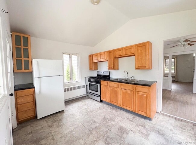 Photo - 194 Hurley Ave