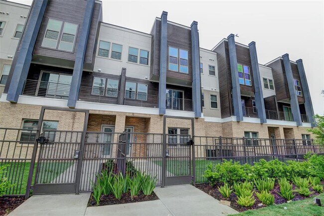 Photo - 6400 Washington St Condo Unit 103