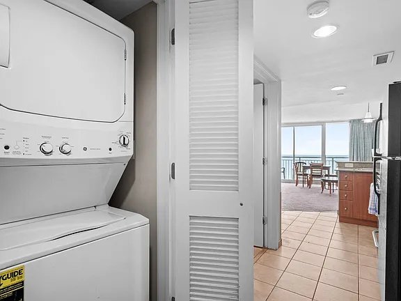 Building Photo - 201 S Ocean Blvd Unit 23