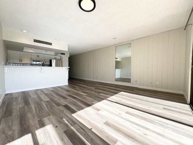 Photo - AVAILABLE NOW!! 1 Bedroom 1 Bathroom UPSTAIRS Apartment in Palm Springs!