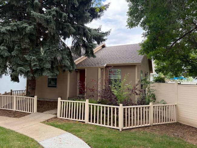 Photo - 1190 Niagara Dr House