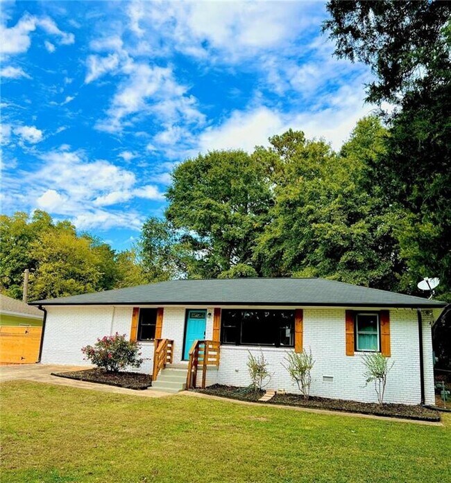 695 Kennesaw Dr