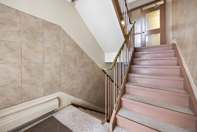 Photo - 118-124 Christopher Dr