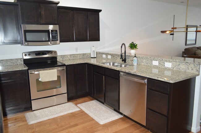 Photo - 751 Mission Point Rd