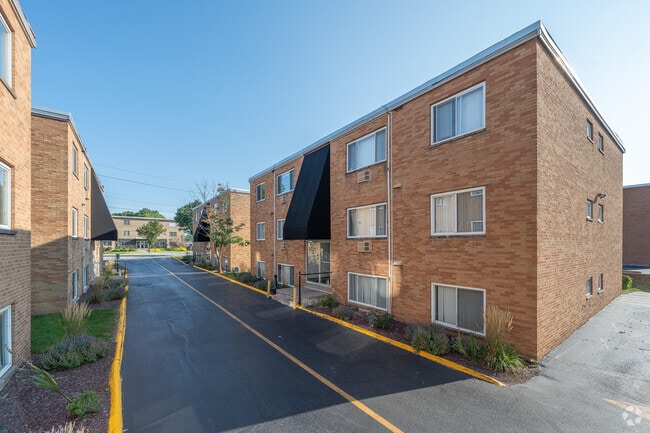 Building Photo - Windsor Apartments
