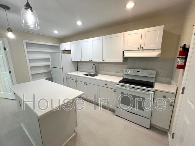 Photo - 307 8th Ave E