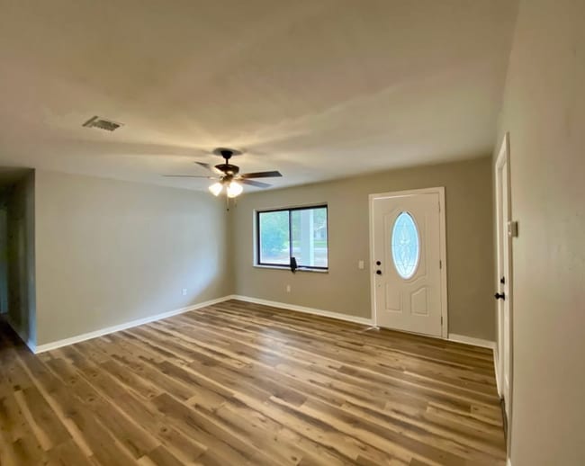 Photo - 4540 Creighton Rd