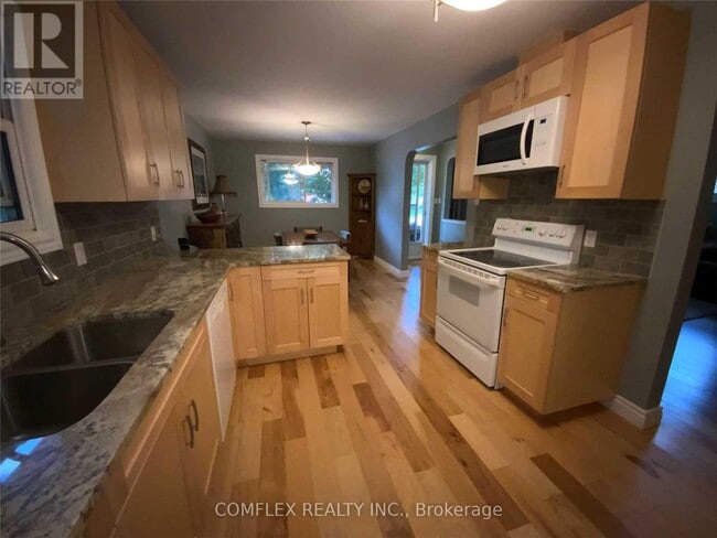 Photo - 40 Bascom St