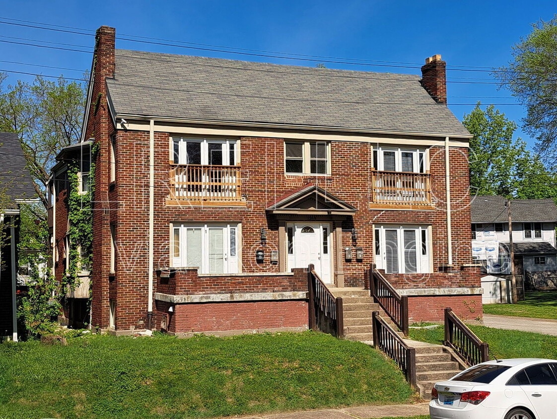 Photo - 126 N Longworth Ave