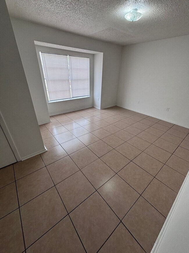 Photo - 102 Meudon St Unidad C