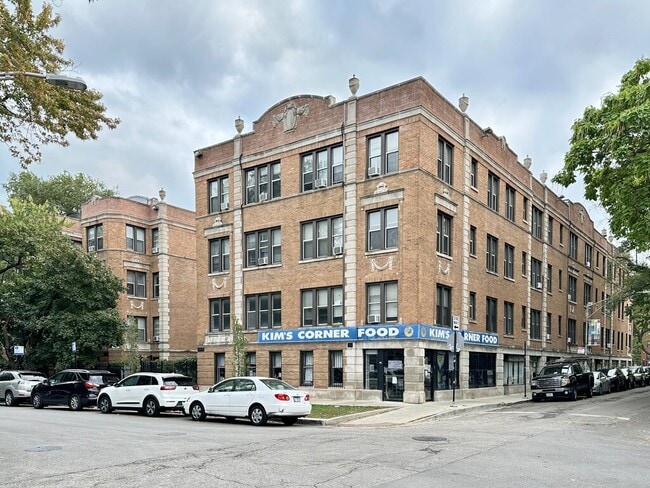 Building Photo - 1415 W Estes Ave Unit M02H