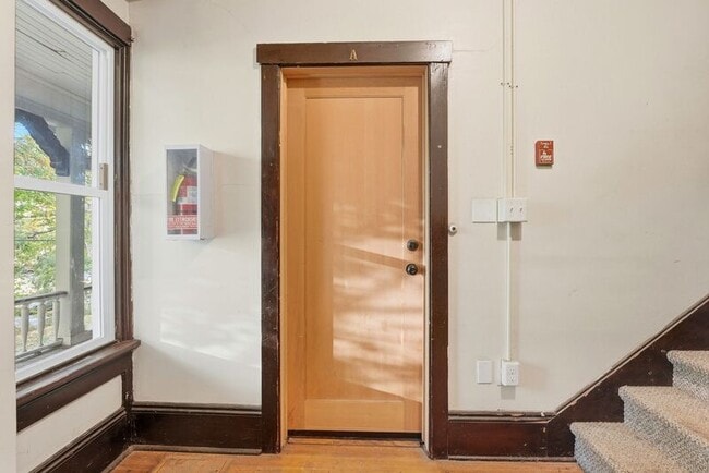 Photo - 615 W 6th Ave