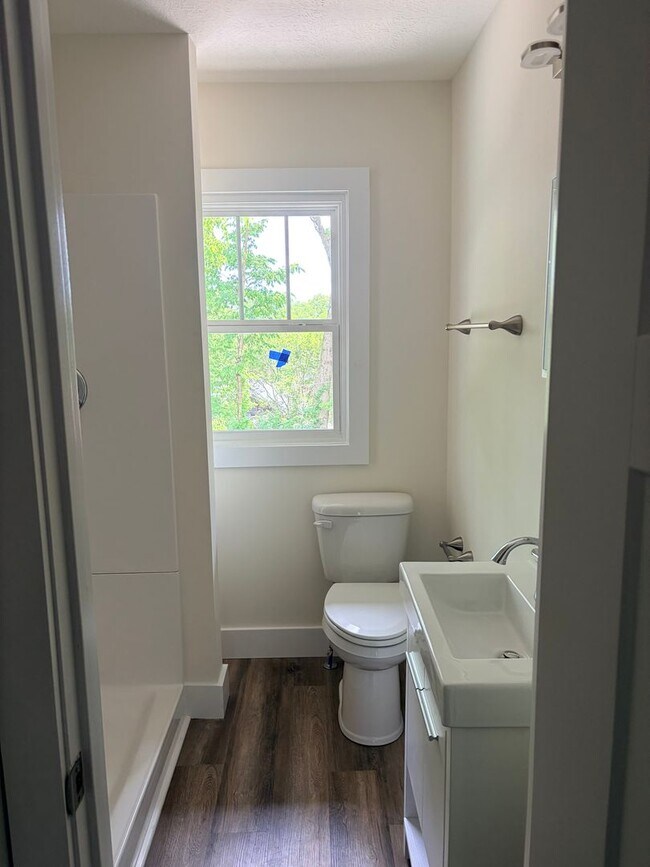 0446-448 E 2nd Street