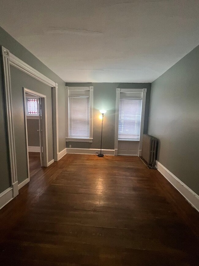 Building Photo - 405 Green Terrace Unit Floor 1