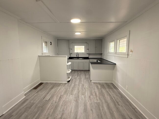 Photo - 307 Andrew St