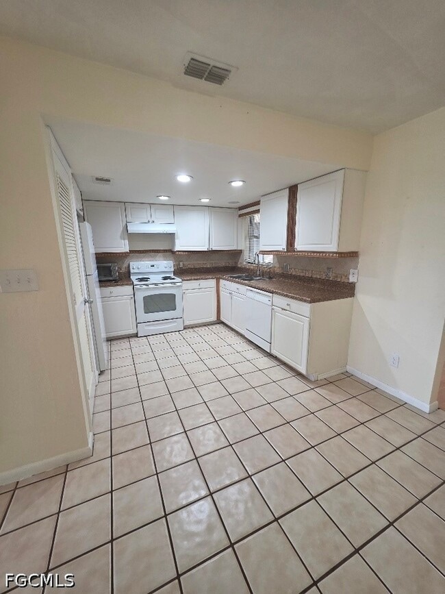 Photo - 202 Eaglesmere Dr