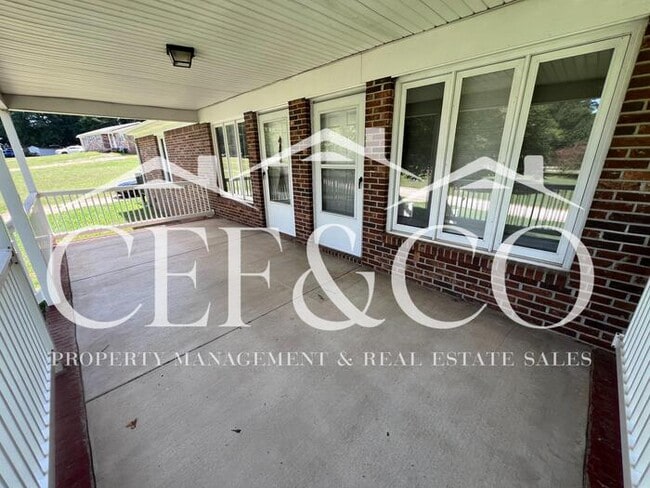 Photo - Beautifully maintained 2 bedroom 1.5 bathroom duplex, now available.