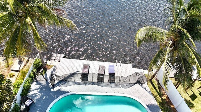 Photo - 2000 NE 15th Ave