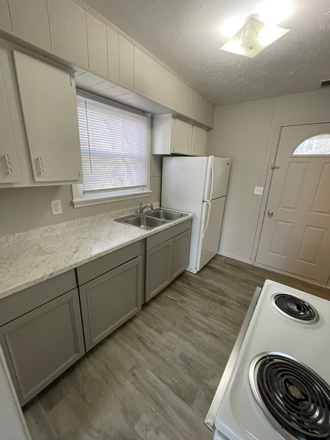 Photo - 3905 Burdette St