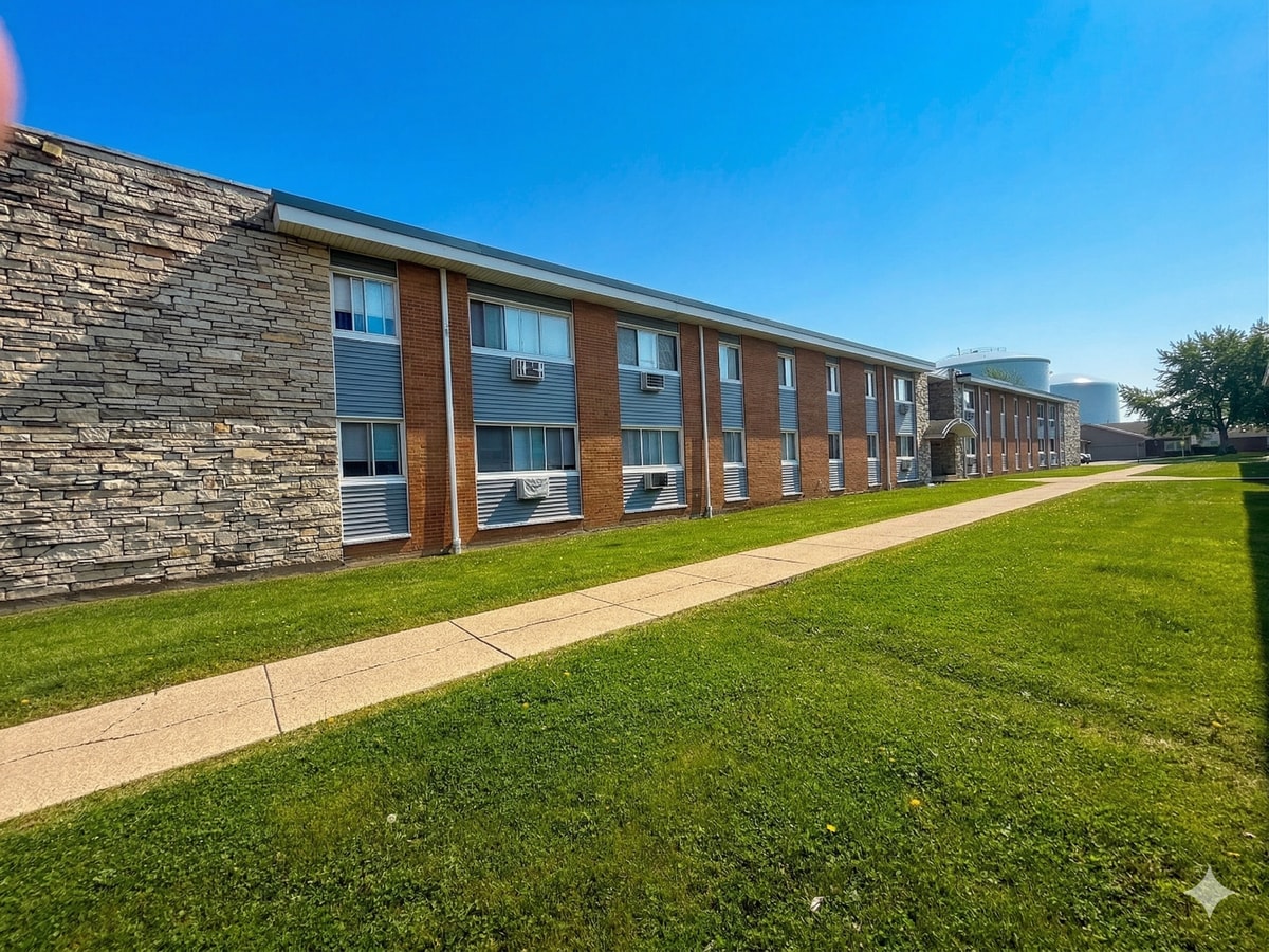 Coming Soon: Spacious 1BR Apartment in Kenosha | Available Aug. 15 - Coming Soon: Spacious 1BR Apartment in Kenosha | Available Aug. 15 Unit Station Hills 5110-23