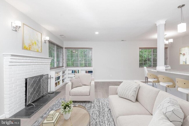 Photo - 710 N Buchanan St