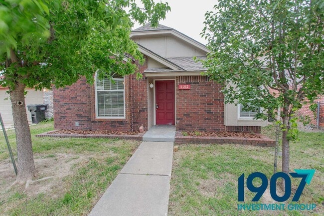 Photo - 2102 Briarcliff Dr
