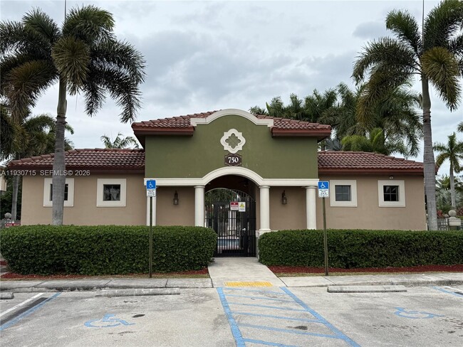 Photo - 580 NE 33rd Terrace