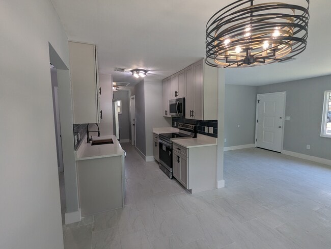 Building Photo - 2519 Amherst Ave Unit Amherst Ave Rental