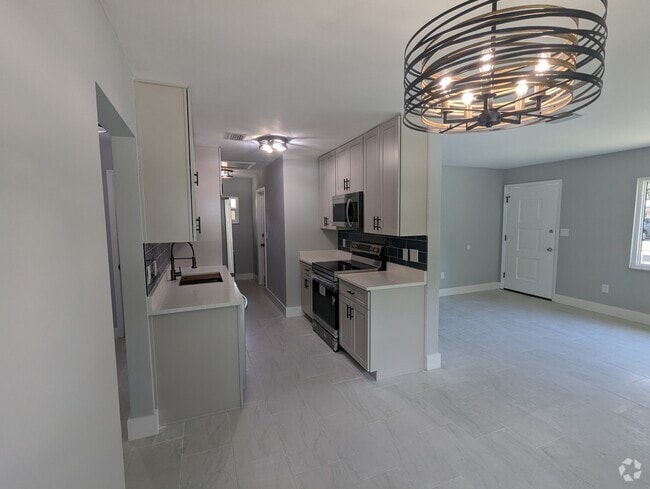 Building Photo - 2519 Amherst Ave Unit Amherst Ave Rental