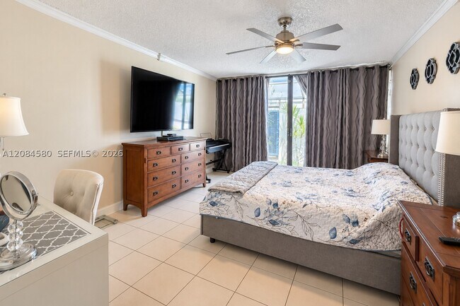 Photo - 1401 W Golfview Dr